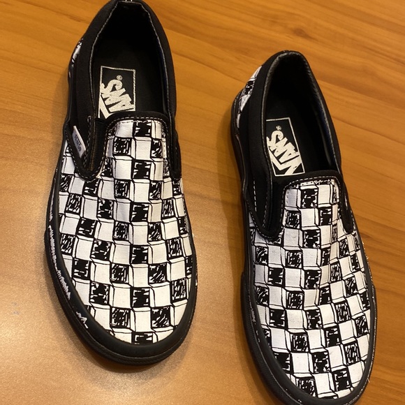 Womens Vans. Size 6. Clean. New condition - Picture 2 of 6